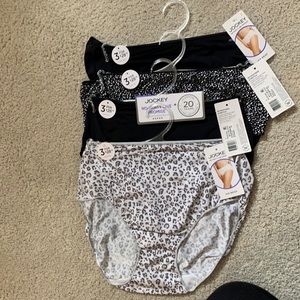 Jockey brand womens hip briefs. NWT size 7